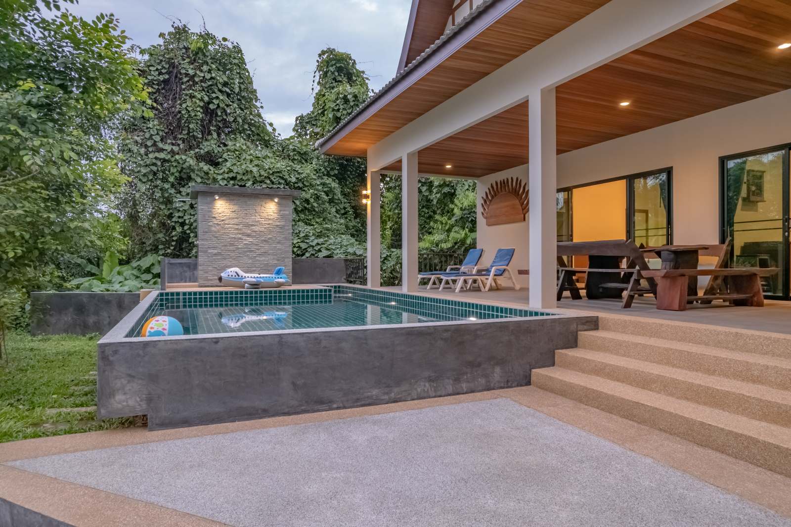 prodej-exkluzivni-vily-nai-thon-phuket-2