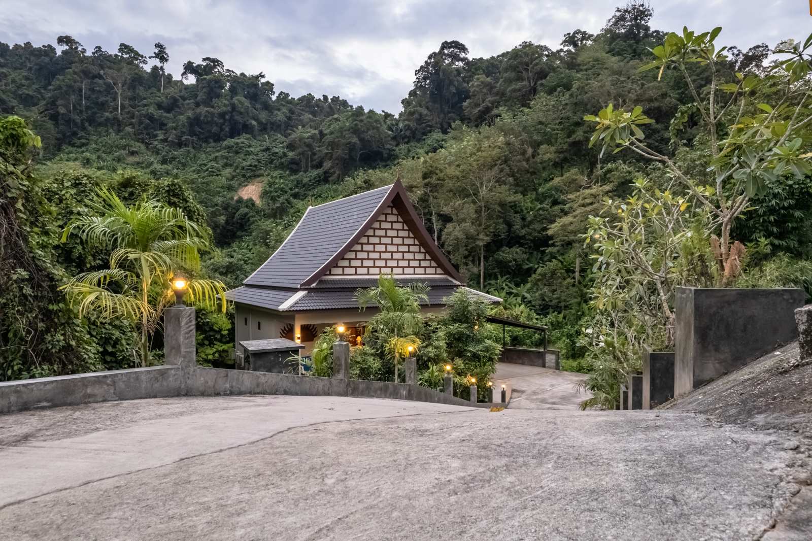 prodej-exkluzivni-vily-nai-thon-phuket-3