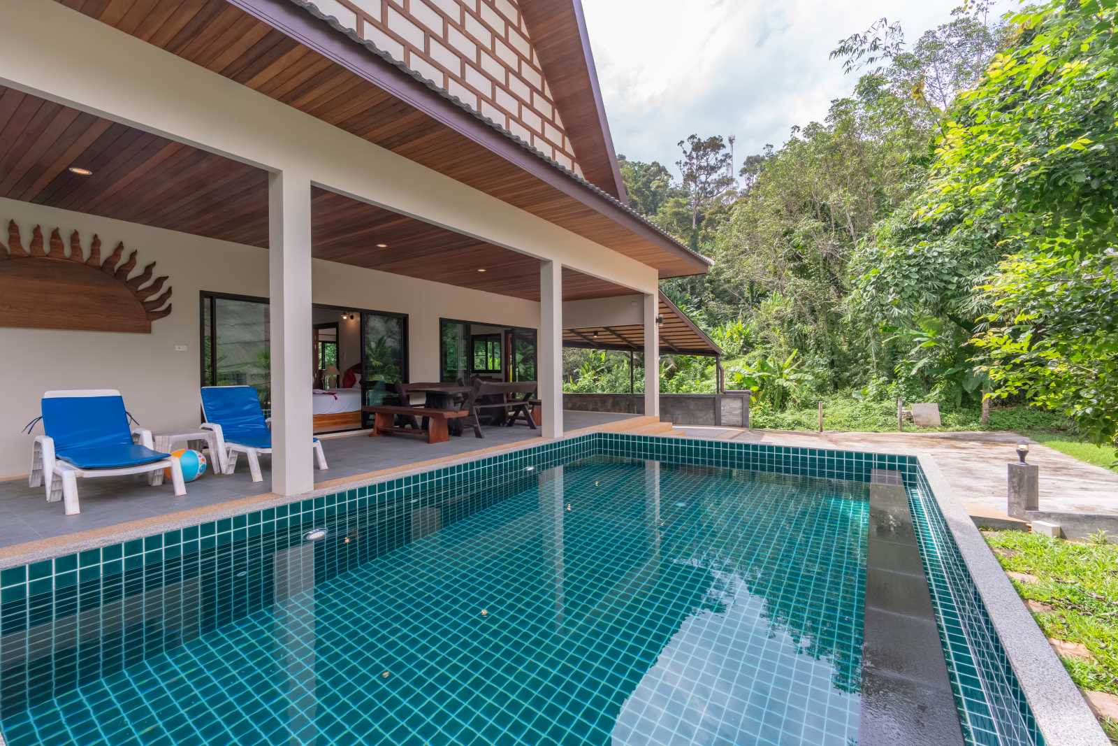 prodej-exkluzivni-vily-nai-thon-phuket-6
